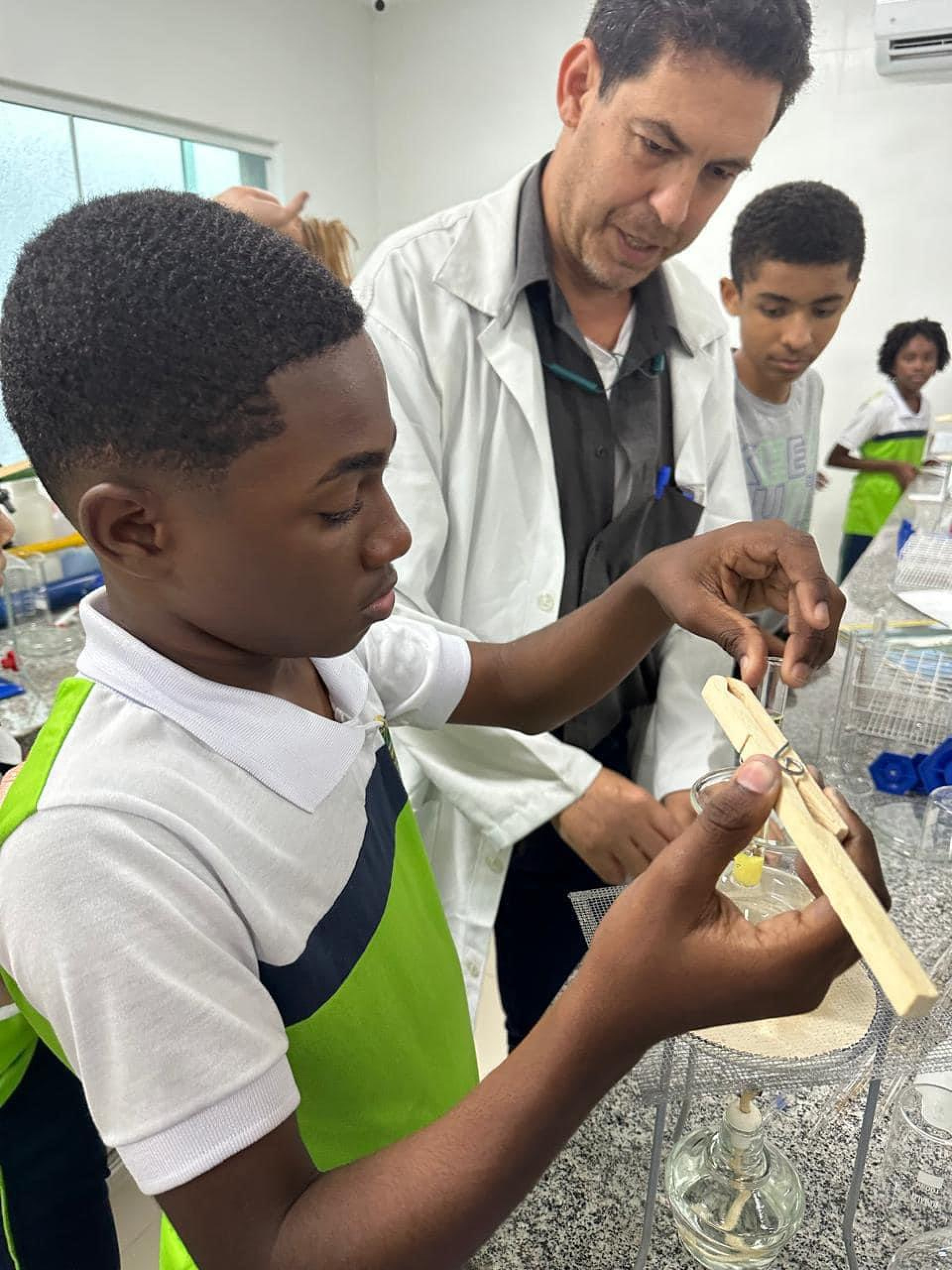 Escola Bilíngue Municipal com orientação em Agronegócio e Turismo Rural