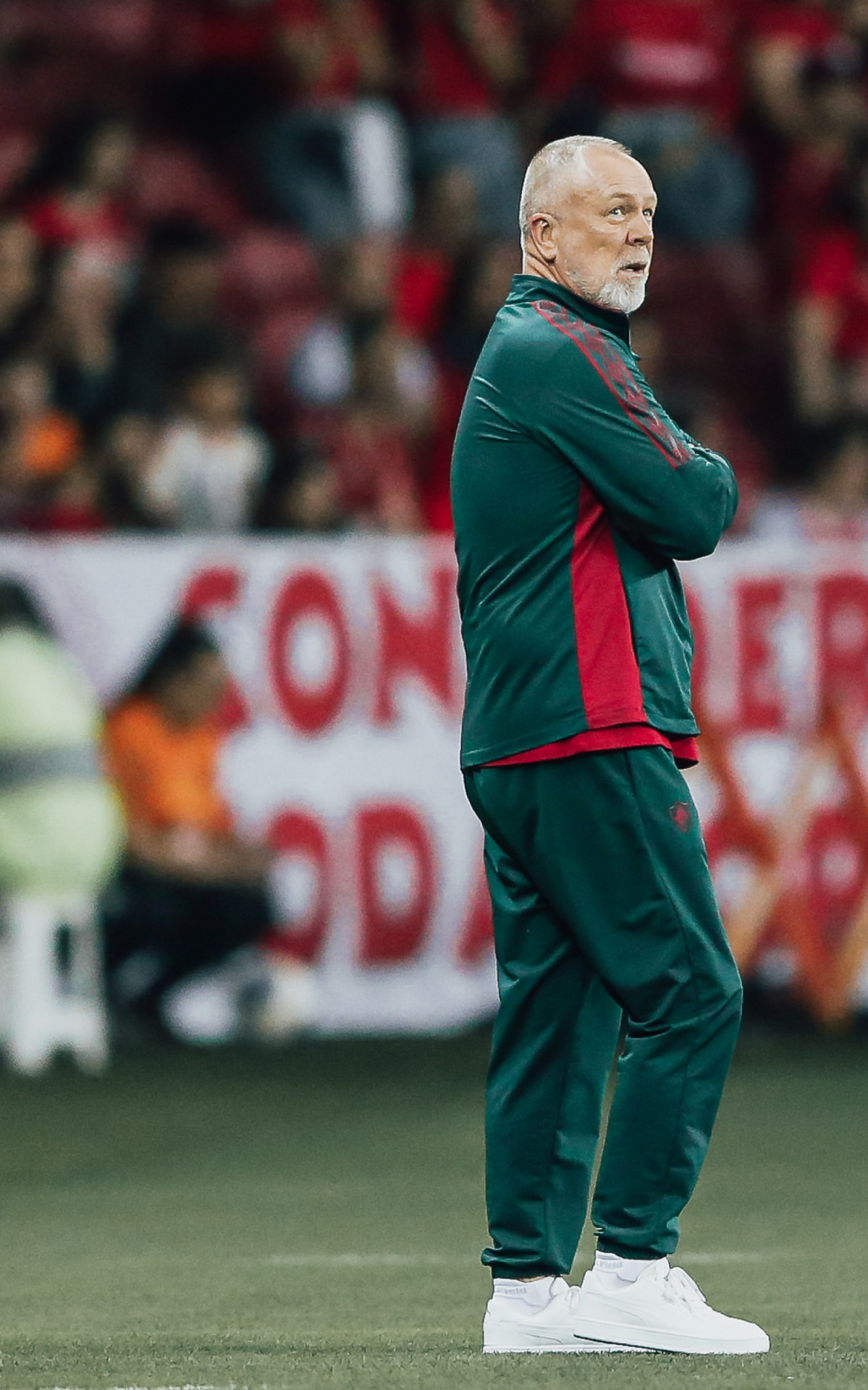 Porto Alegre, Brasil - 08/11/2024 - Est&aacute;dio Beira Rio -   
Fluminense enfrenta o Internacional esta noite em Porto Alegre pela 33&ordf; rodada do Campeonato Brasileiro 2024.
FOTO: LUCAS MER&Ccedil;ON / FLUMINENSE F.C.
.
IMPORTANTE: Imagem destinada a uso institucional e divulga&ccedil;&atilde;o, seu
uso comercial est&aacute; vetado incondicionalmente por seu autor e o
Fluminense Football Club.&Eacute; obrigat&oacute;rio mencionar o nome do autor ou
usar a imagem.
.
IMPORTANT: Image intended for institutional use and distribution.
Commercial use is prohibited unconditionally by its author and
Fluminense Football Club. It is mandatory to mention the name of the
author or use the image.
.
IMPORTANTE: Im&aacute;gen para uso solamente institucional y distribuici&oacute;n. El
uso comercial es prohibido por su autor y por el Fluminense FootballClub. 
&Eacute;s mandat&oacute;rio mencionar el nombre del autor ao usar el im&aacute;gen. - Lucas Merçon/Fluminense
