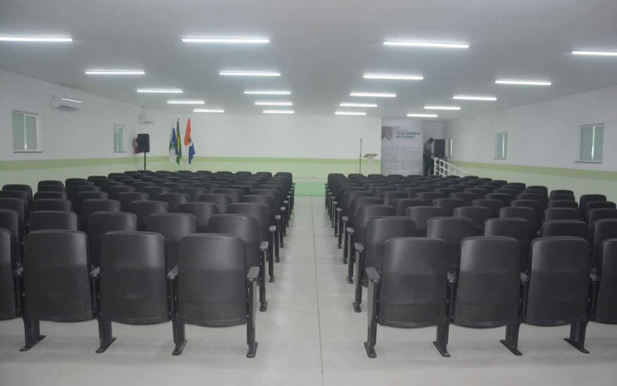 Inauguração do Auditório João Batista da Costa, na Escola Municipal Prefeito Oscar Magalhães