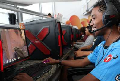 Plataformas Digitais da Prefeitura participam da Niterói Expo Geek