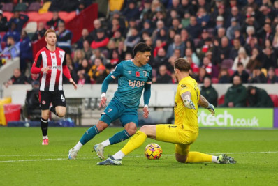 Vídeo: Evanílson faz golaço, mas não evita derrota no Campeonato Inglês