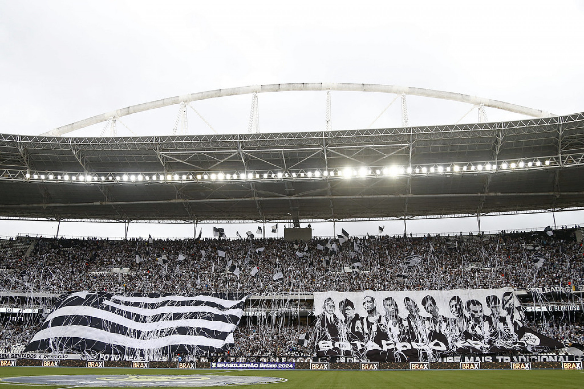 Torcida do Botafogo fez linda festa no Nilton Santos - Vitor Silva / Botafogo