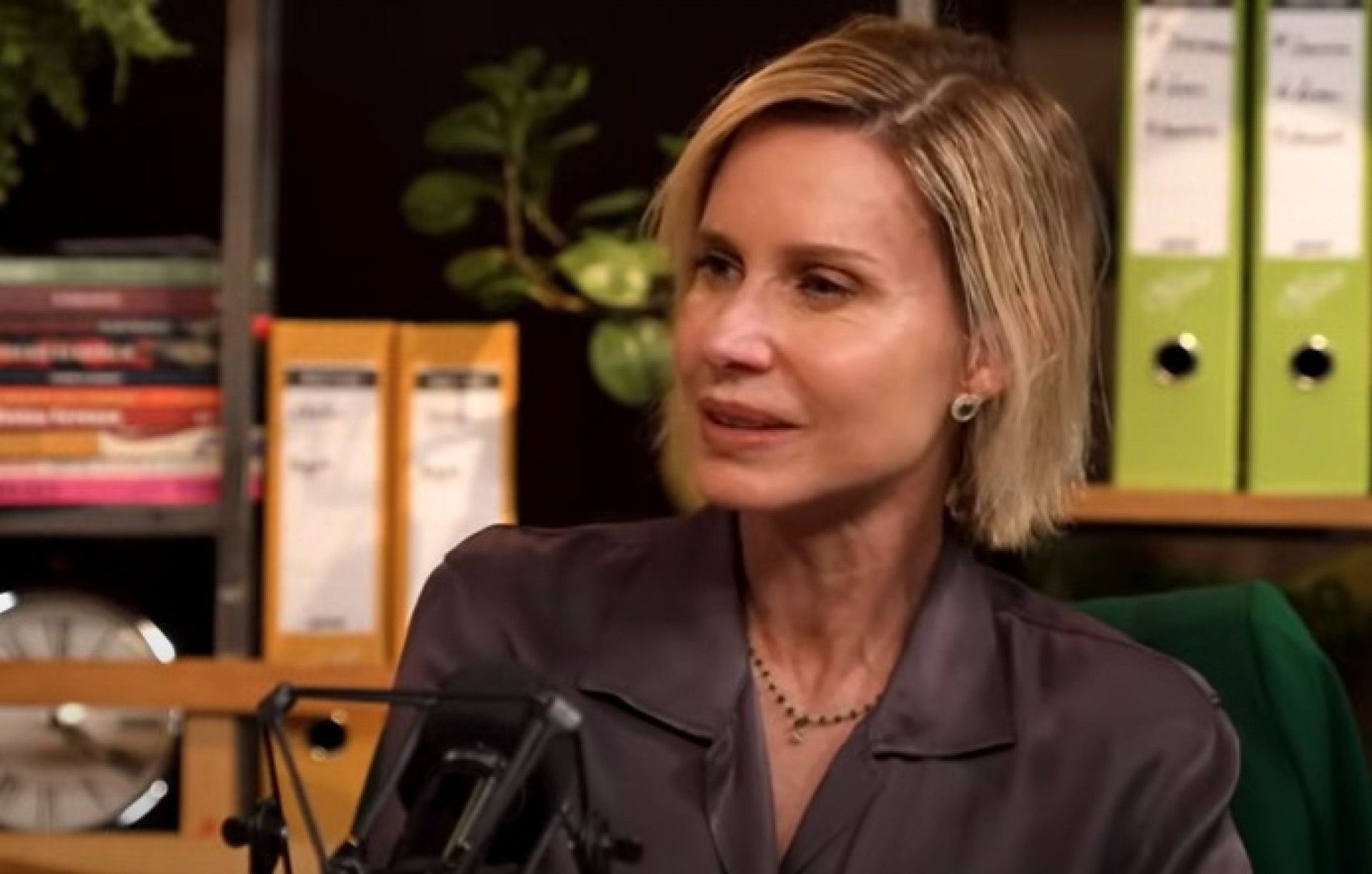 Paula Burlamaqui - Reprodução de vídeo