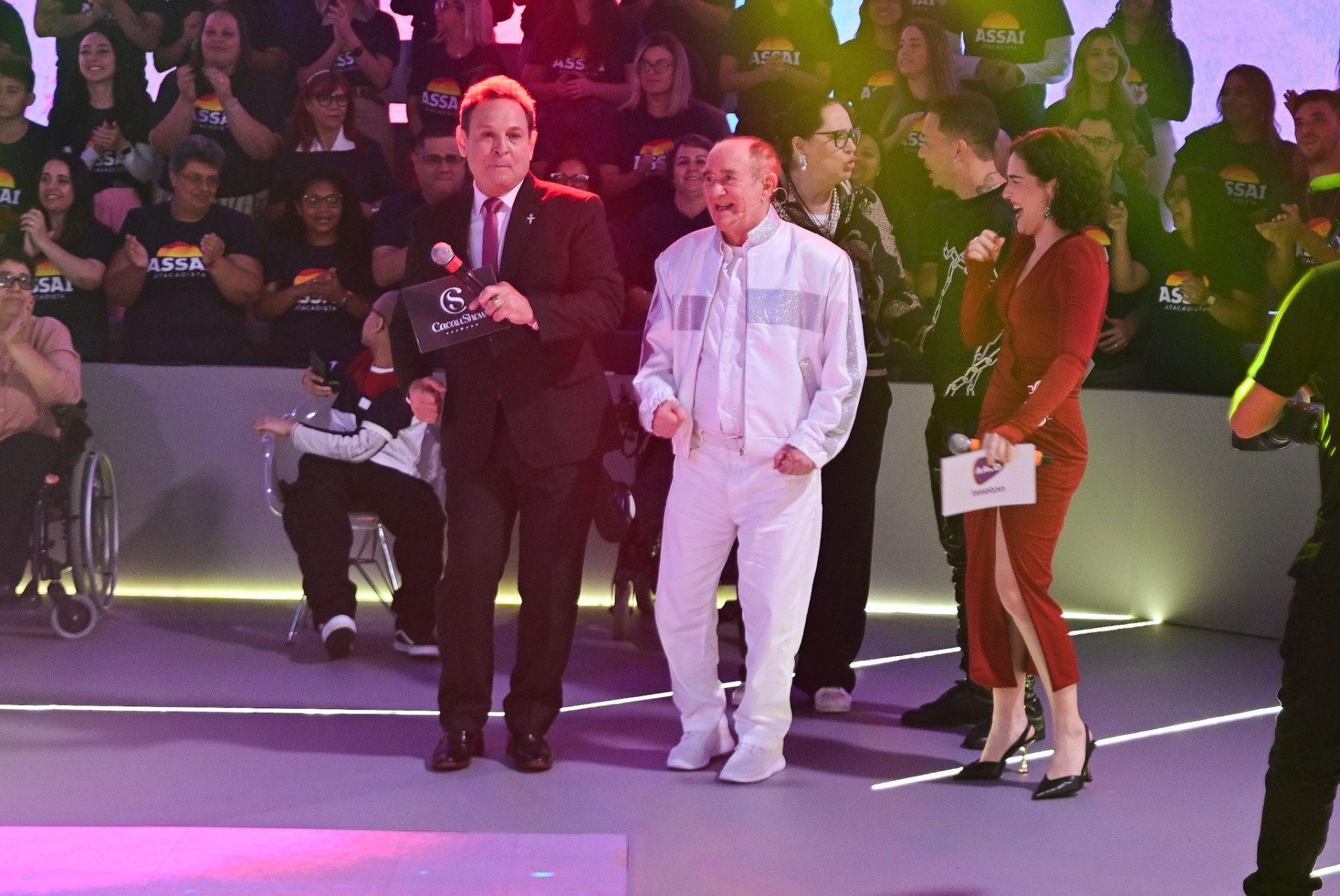 Renato Aragão dança com a filha no palco do Teleton no SBT - Leo Franco/ Agnews