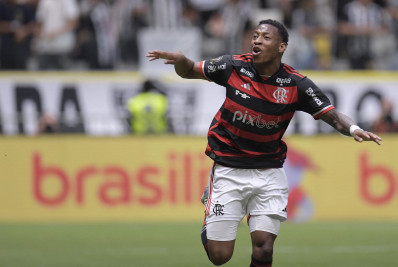 Com gols por Flamengo e Equador, Plata celebra: 'Voltando ao nível que esperam de mim'