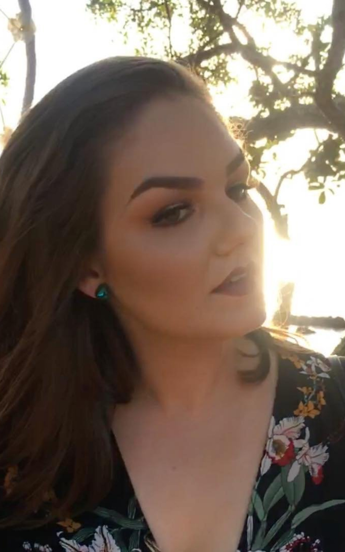 Virg&iacute;nia Gazola est&aacute; em estado grave ap&oacute;s cair do parapeito do Armaz&eacute;m do Campo, na Lapa - Rede Social