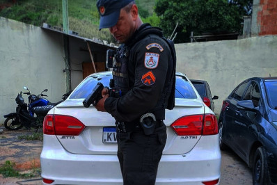 Motorista é preso por manobras perigosas e tentativa de suborno em Três Rios