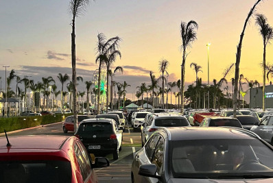 Natal em Rio das Ostras: Papai Noel chega de helicóptero para celebrar início das festividades