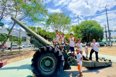 Belford Roxo: Crianças do CRAS de Santa Teresa visitam Espaço Cultural Quartel Histórico do Realengo