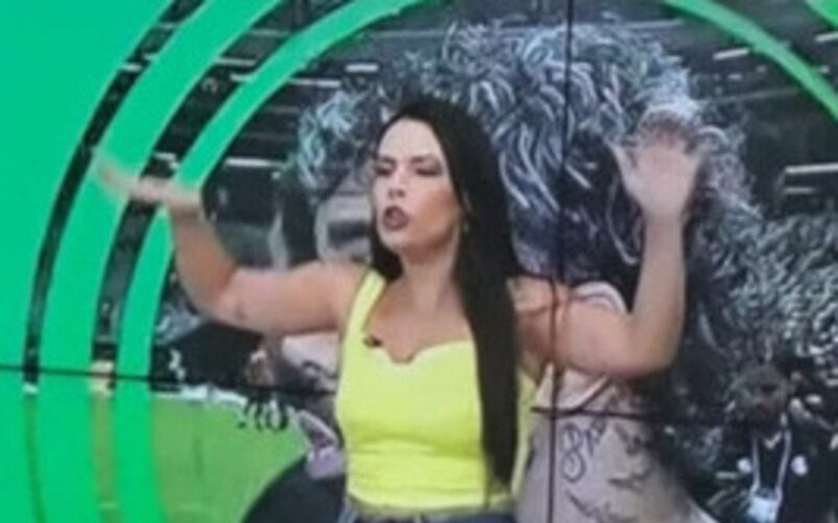 Jornalista do SBT rebate cr&iacute;ticas ap&oacute;s uso de roupa rasgada na TV