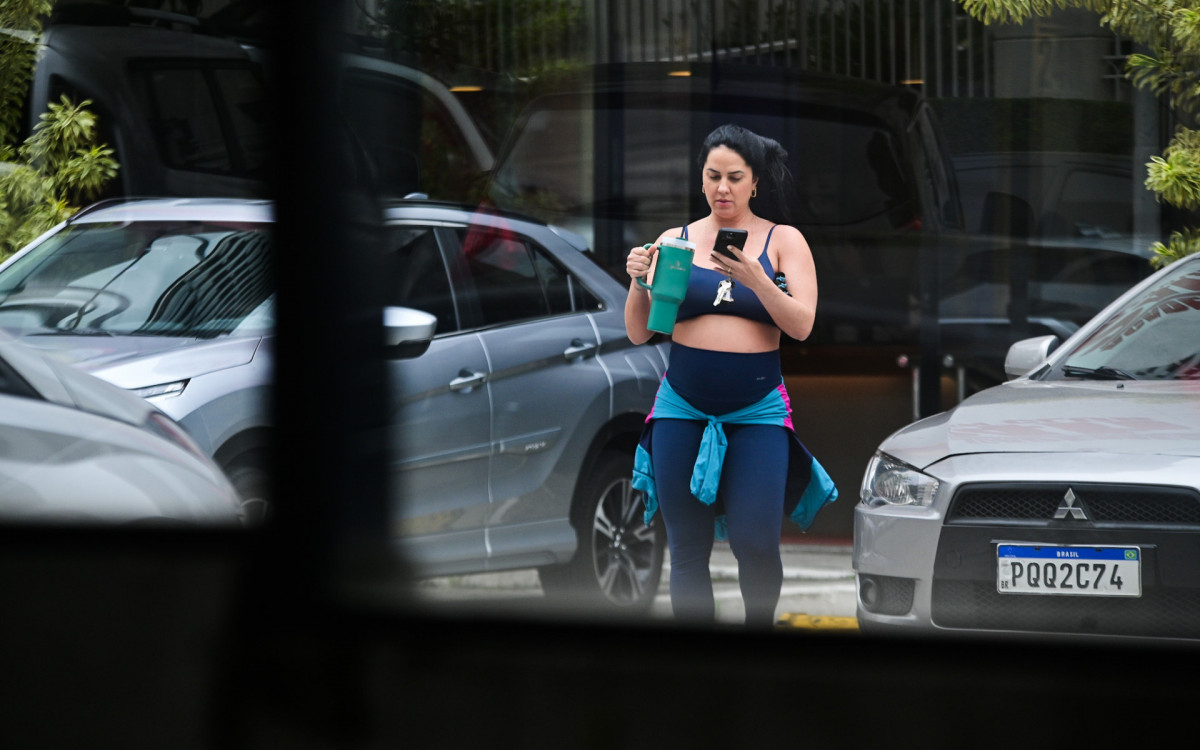 Graciele Lacerda exibe barriguinha de grávida ao deixar academia em São Paulo - Leo Franco/ Agnews