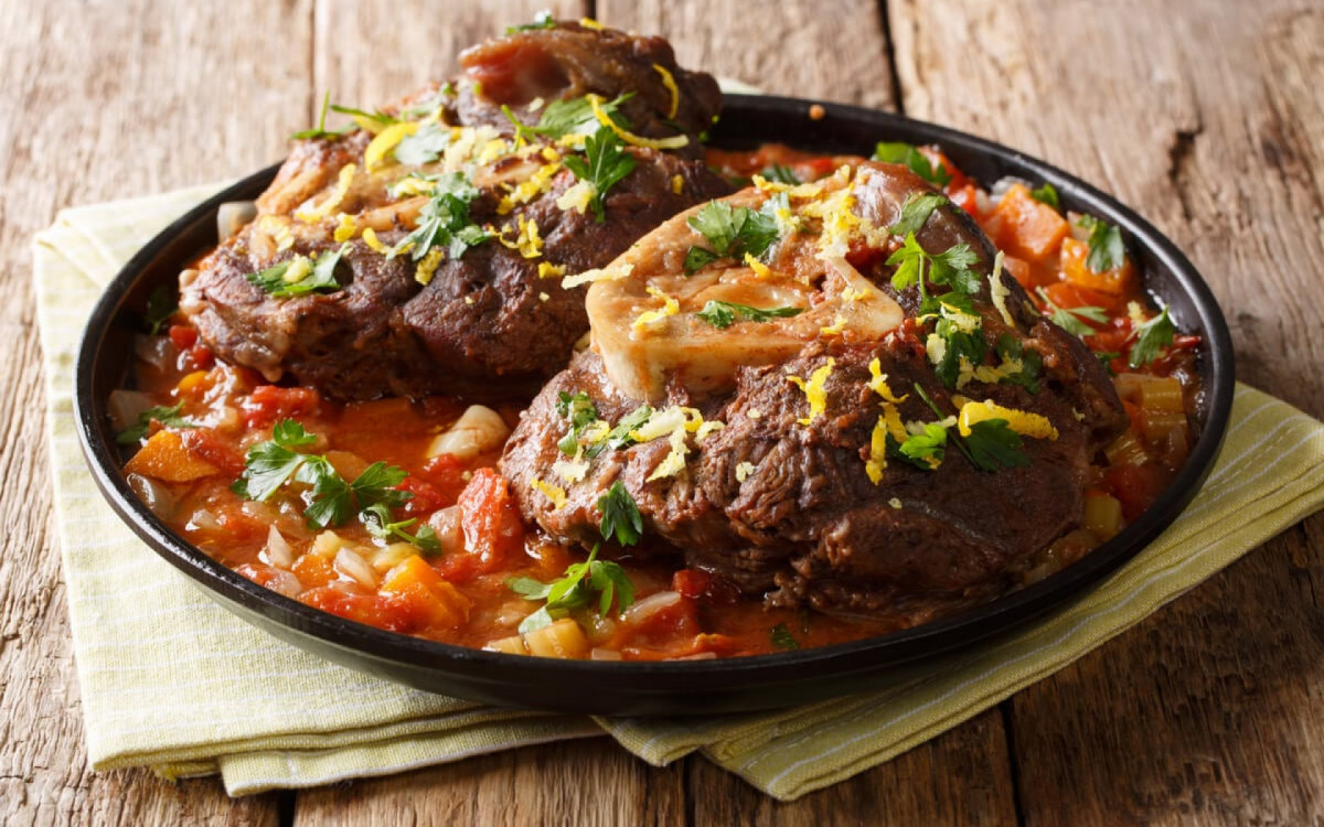 Ossobuco ao molho de tomate (Imagem: AS Foodstudio | Shutterstock)