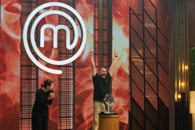 José Roberto é o campeão da 11ª temporada do 'MasterChef Brasil'