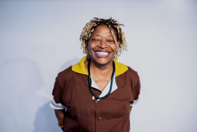 Mart'nália revive pagode dos anos 90 em novo álbum e fala sobre conexão com Martinho da Vila: 'Meu maior fã'