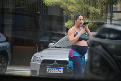 Grávida de Zezé di Camargo, Graciele Lacerda exibe barriga de sete meses ao deixar academia