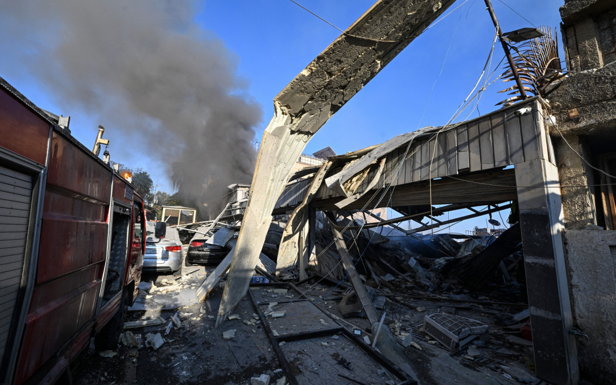 Dois pr&eacute;dios foram atingidos pelos bombardeios