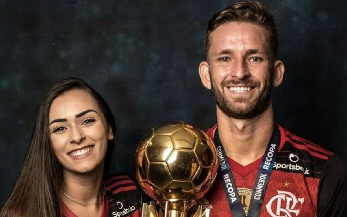 Tain&aacute; Castro, ex de L&eacute;o Pereira, revela problemas na Justi&ccedil;a com o zagueiro