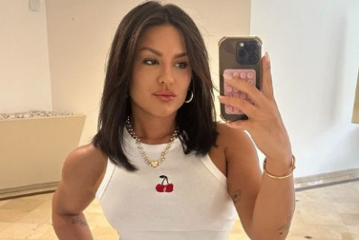 Kéfera Buchmann comenta proposta inusitada de seguidor sobre meias usadas