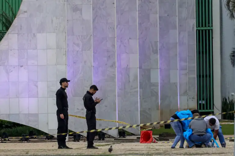 Irmão de autor de atentado diz que ele se 'deixou levar pelo ódio'