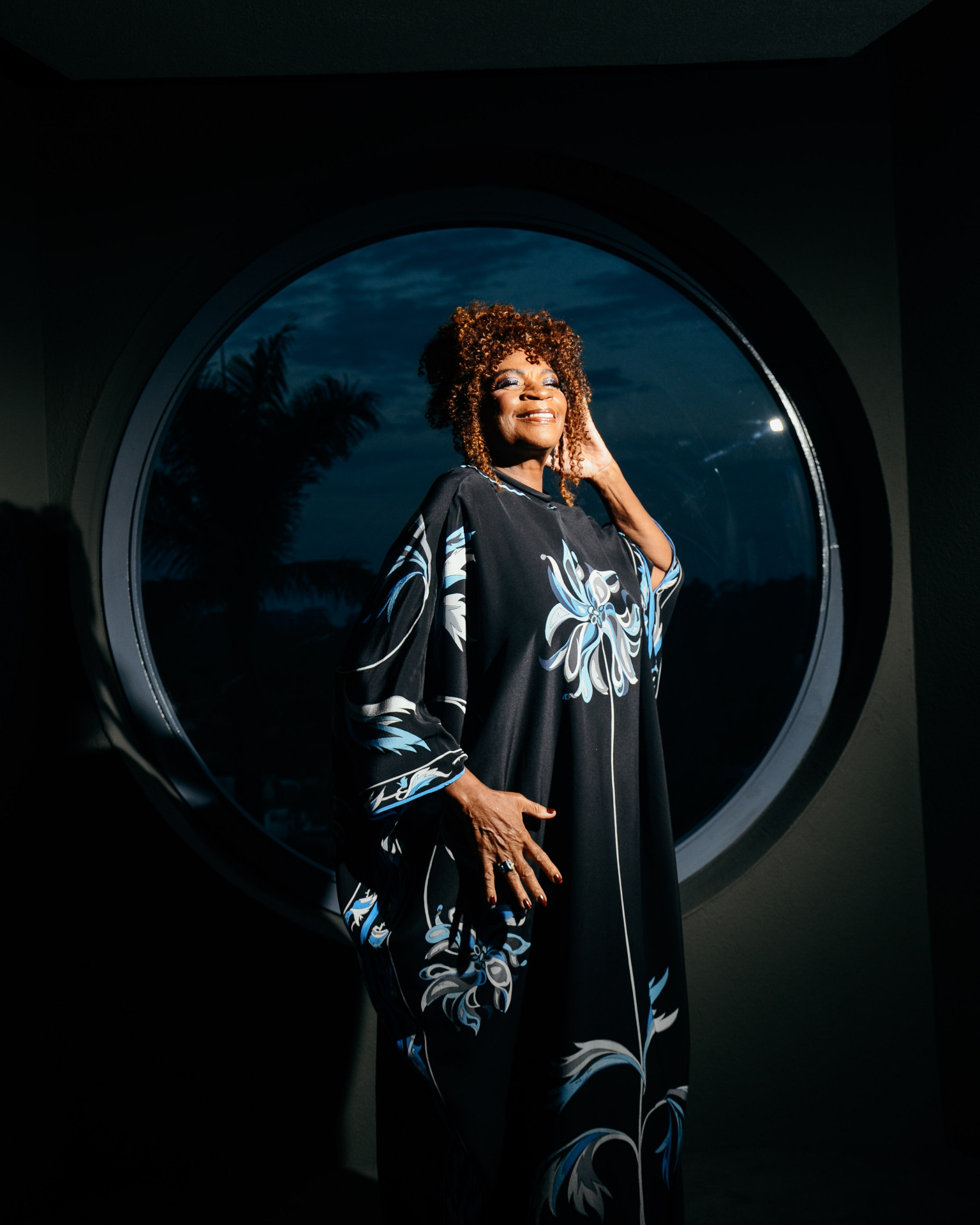 No mês da Consciência Negra, Zezé Motta bate um papo com a coluna Daniel Nascimento e fala sobre racismo e desafios na TV e no cinema brasileiro - Foto: Felipe Rufinno/ Divulgação