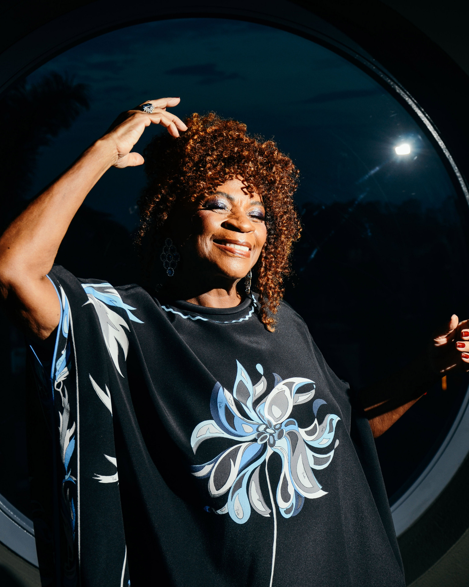 No mês da Consciência Negra, Zezé Motta bate um papo com a coluna Daniel Nascimento e fala sobre racismo e desafios na TV e no cinema brasileiro - Foto: Felipe Rufinno/ Divulgação