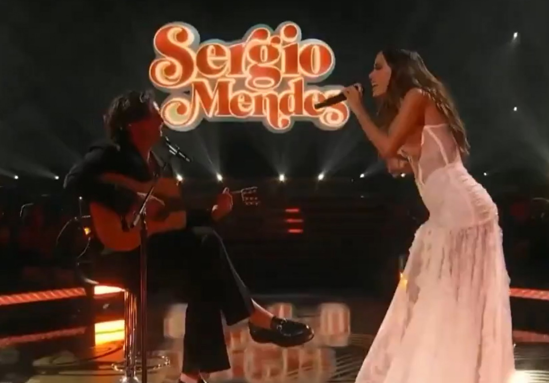 Anitta e Tiago Iorc se apresentam juntos no Grammy - Reprodução de vídeo