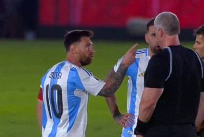 Vídeo: Messi se irrita com Anderson Daronco em derrota da Argentina nas Eliminatórias