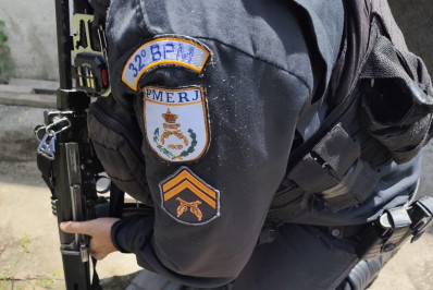 Polícia Militar apreende drogas em terreno baldio em Casimiro de Abreu