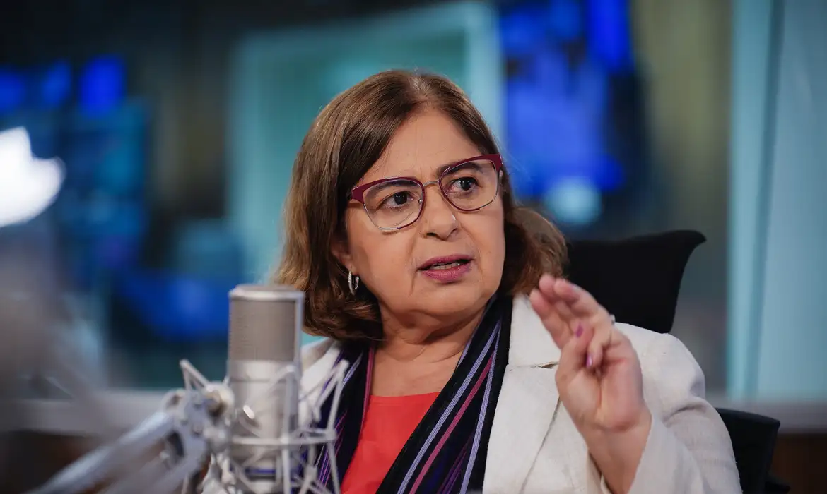 Após morte de jornalista, ministra propõe rever atendimento a mulheres