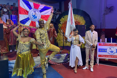 Vizinha Faladeira define samba-enredo