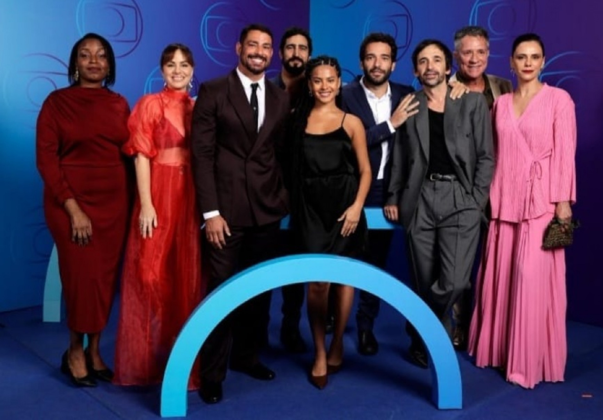 Parte do elenco do remake de 'Vale Tudo' apresentado no Up Front - Divulgação