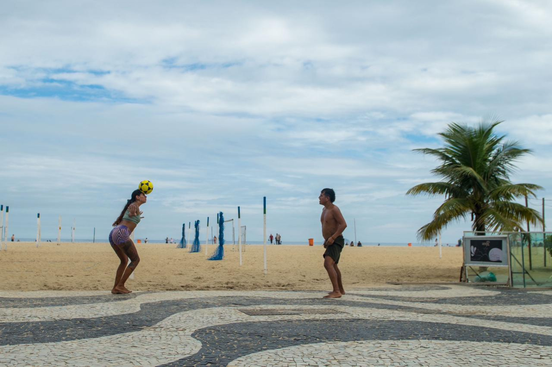 Tempo no Rio foi nublado nesta sexta, com chuva em alguns pontos da cidade - Armando Paiva / Ag&ecirc;ncia O Dia