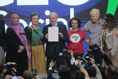 Lula recebe documento final da Cúpula do G20 Social e projeta: 'Começo de uma nova etapa'