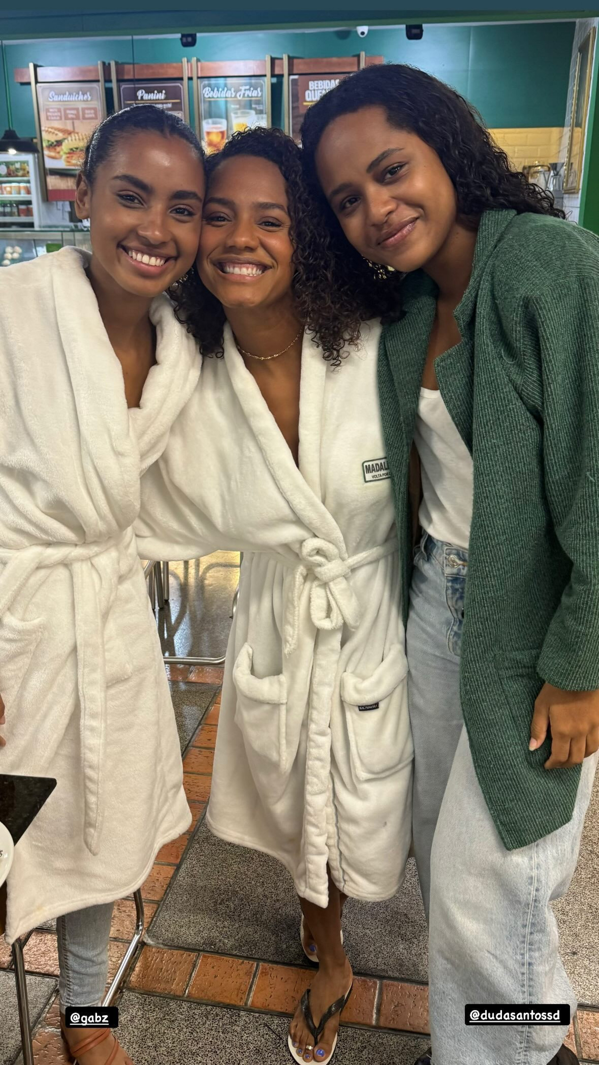 Jéssica Ellen, Gabz e Duda Santos posam juntas nos bastidores da Globo - Reprodução / Instagram 