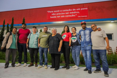 Filha de Che Guevara visita hospital com o nome do pai em Maricá