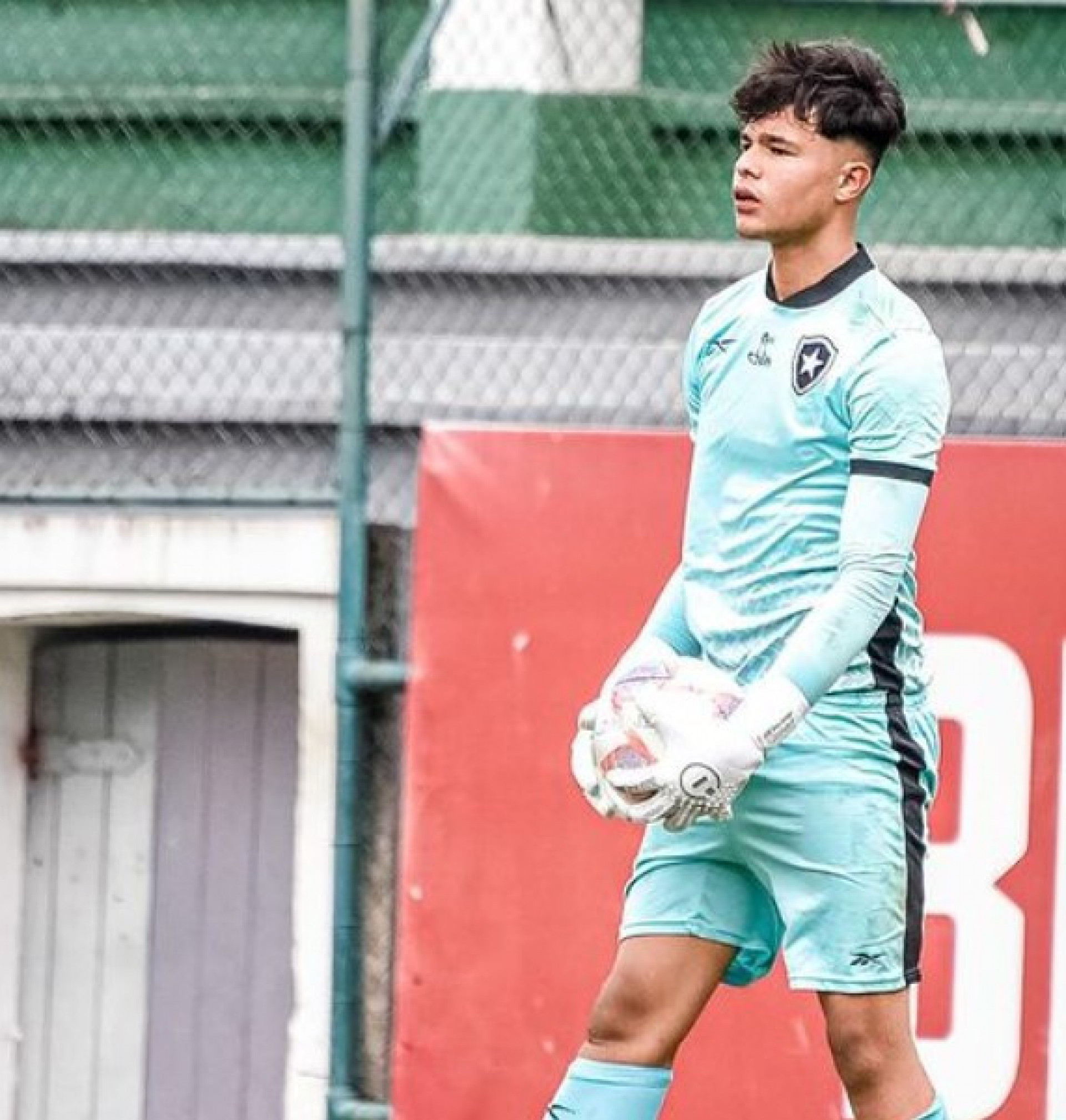 Bruninho Samudio, filho do ex-goleiro Bruno e de Eliza Samudio, chegou ao Botafogo no meio do ano