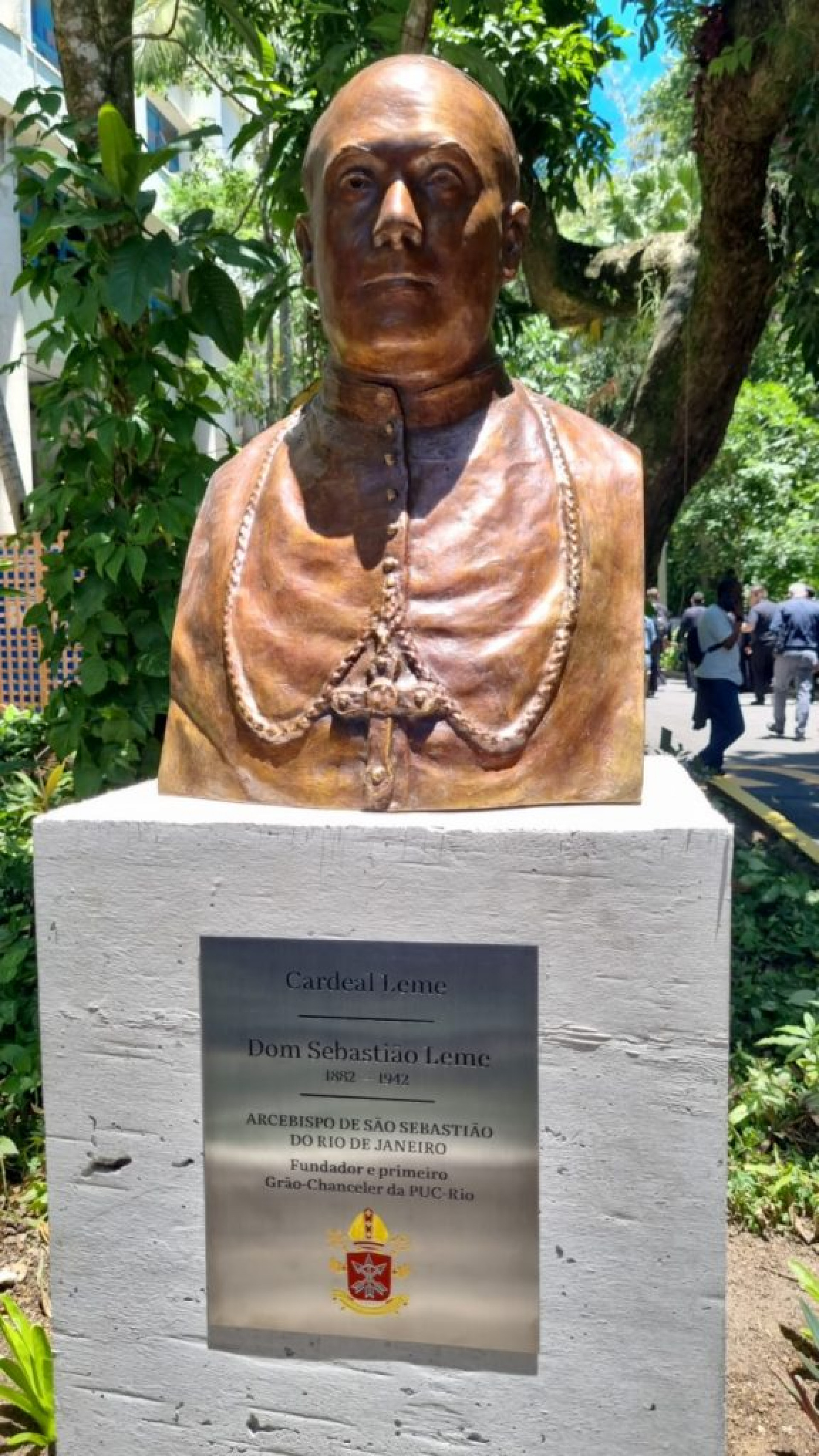 Busto do Cardeal Sebastião Leme foi inaugurado na PUC, no dia 6 de novembro - Divulgação