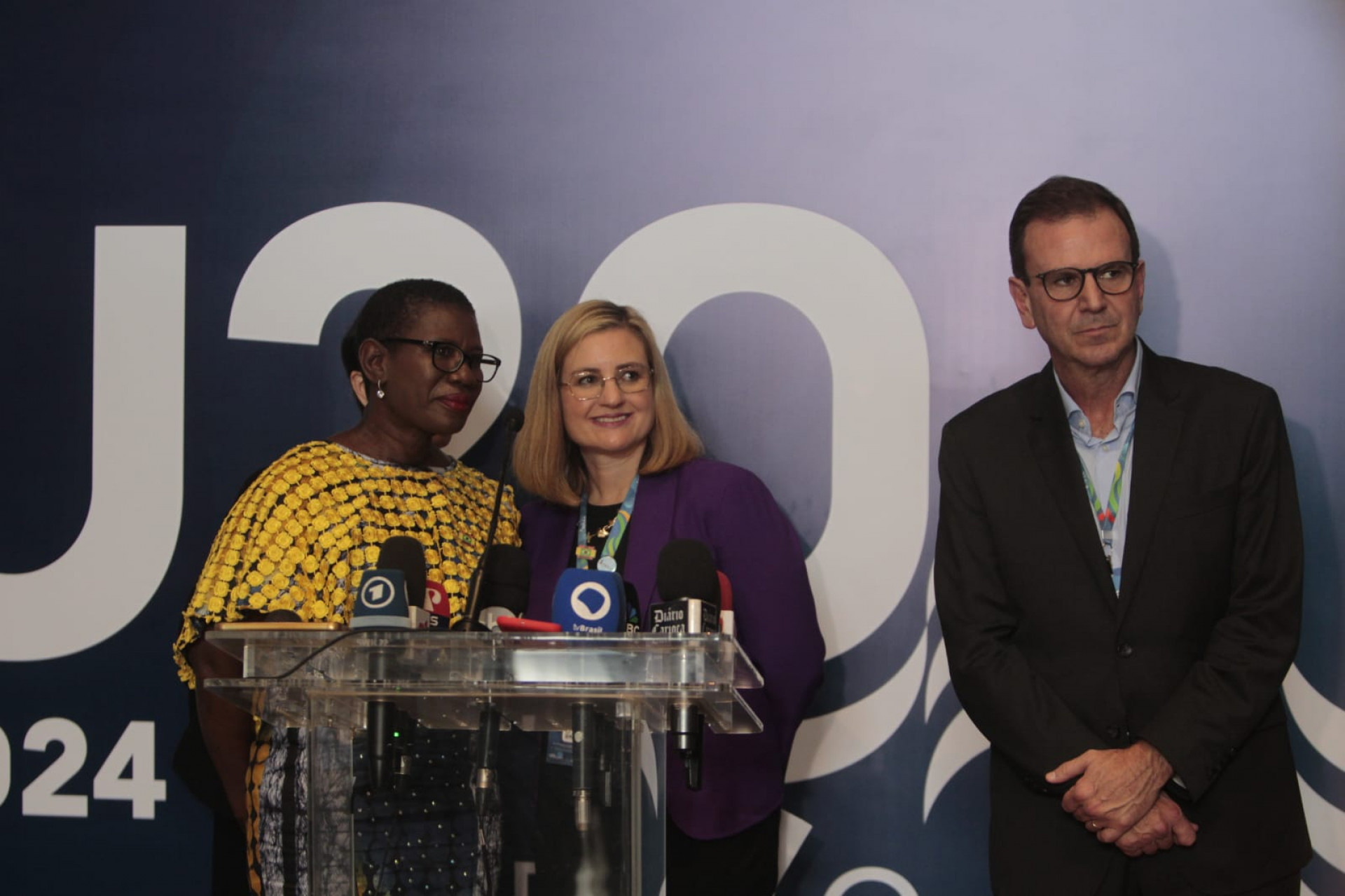 Yvonne Aki-Sawyerr, a prefeita de Phoenix (EUA) Kate Gallego e Eduardo Paes - Reginaldo Pimenta / Ag&ecirc;ncia O Dia