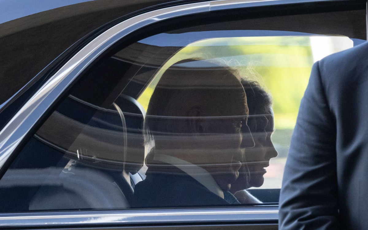 Biden deixou a cúpula de líderes do G20 antes da segunda sessão; após se atrasar para a foto oficial