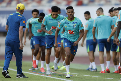 Estêvão afirma que pede conselhos a Vini Jr e revela encanto com Neymar