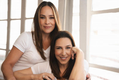 Gabriela Duarte e Renata Castro Barbosa exploram a força da amizade no videocast 'Pod, amiga?'