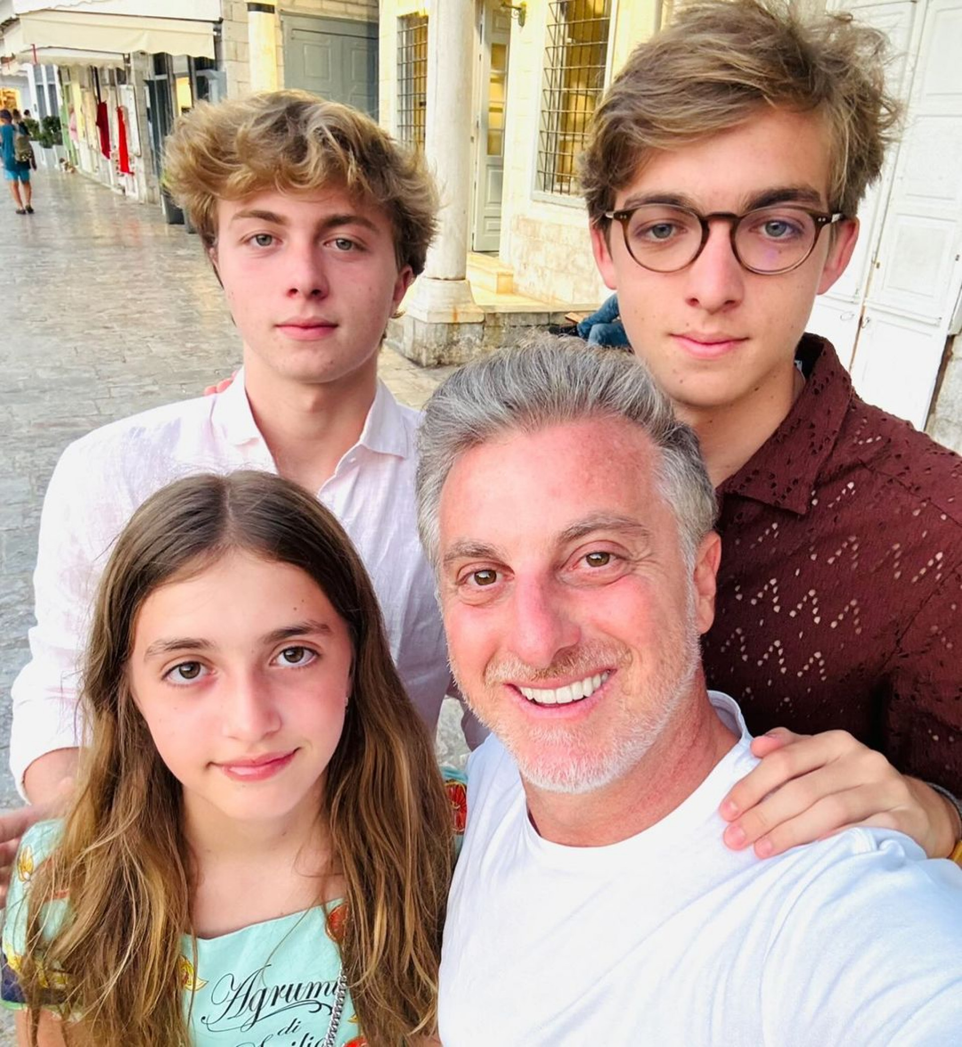 Luciano Huck e os filhos  - Reprodução / Instagram 