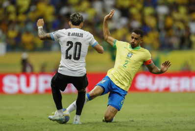 Danilo despista interesse do Vasco, mas elogia: 'Torcida apaixonada' 