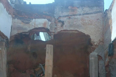 Casa desaba e deixa pelo menos quatro feridos em São Paulo