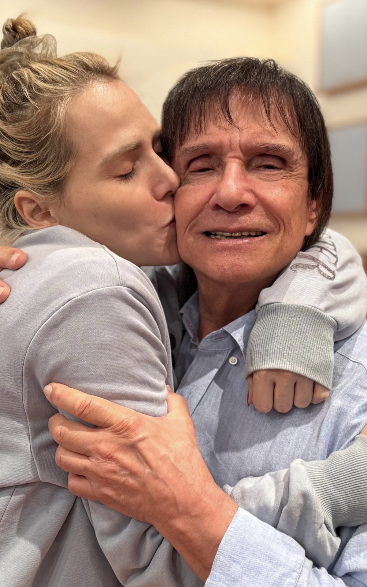 Leticia Colin e Roberto Carlos