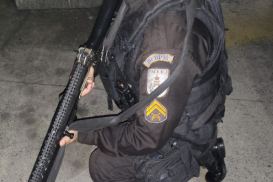 PM prende dois suspeitos com réplica de pistola e faca na Via Light em Nilópolis