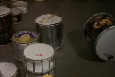 Criminosos invadem e furtam ONG da família de ex-rainha de bateria da Beija-Flor, em Nilópolis