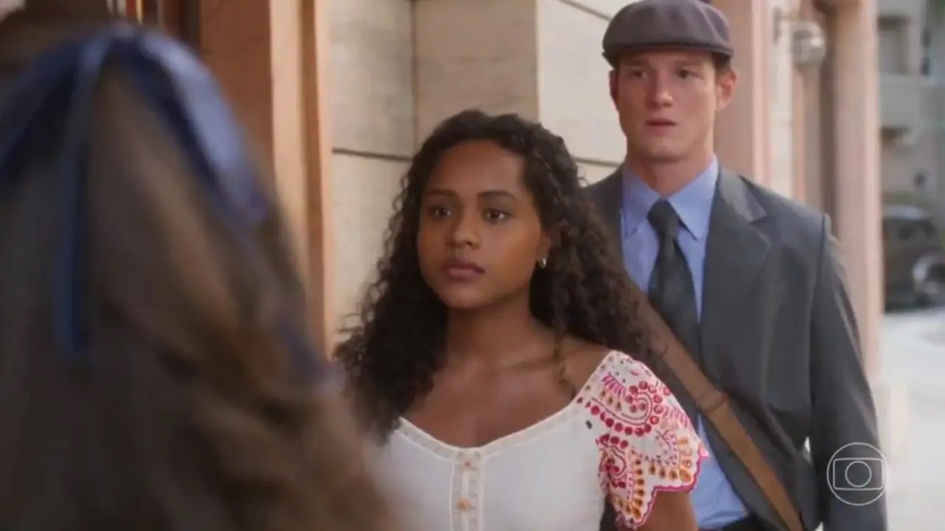 Beto (Pedro Novaes) e Beatriz (Duda Santos) em cena de 'Garota do Momento'  - Foto: Reprodução/TV Globo