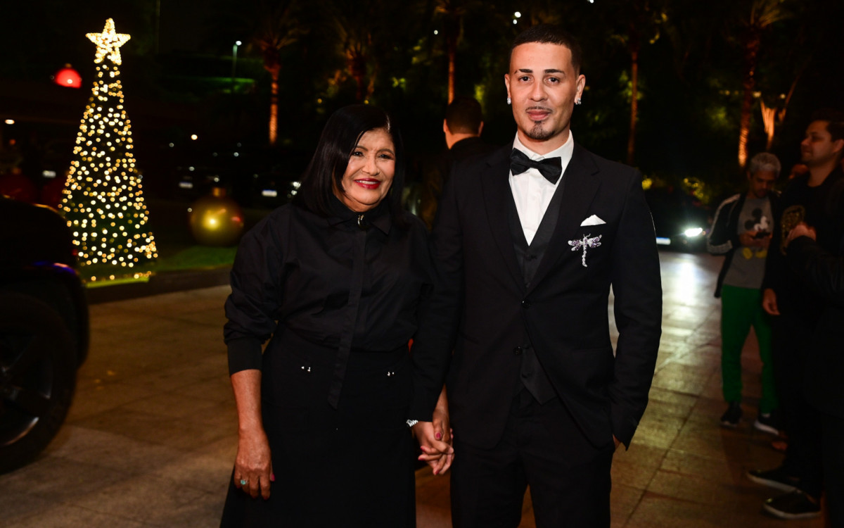 Carlinhos Maia e a mãe