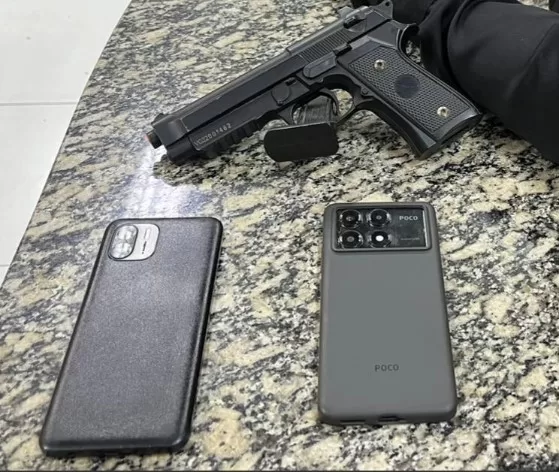 PM apreende dois jovens por suspeita de roubo em Araruama